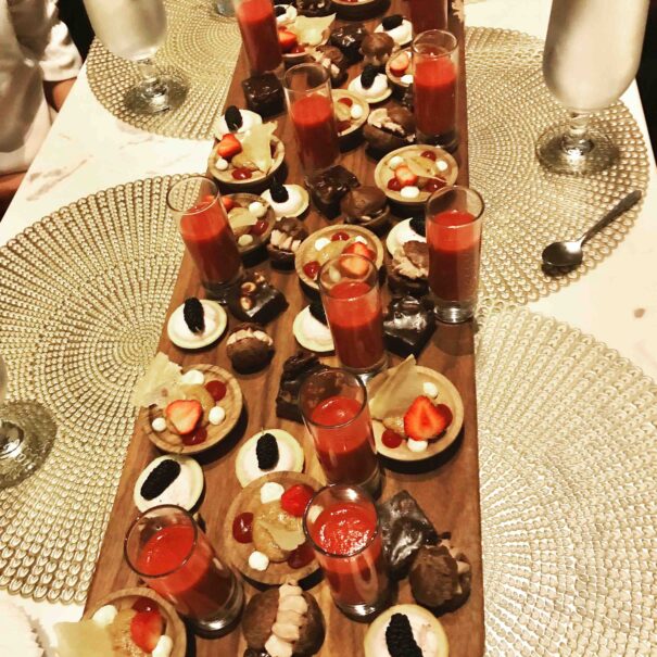 dessert plate in Auberge Sainte Antoine during xmas season